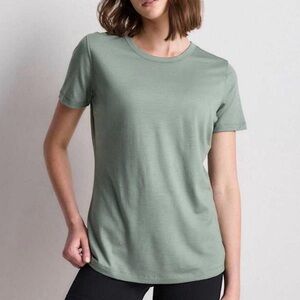 Quince basic tee